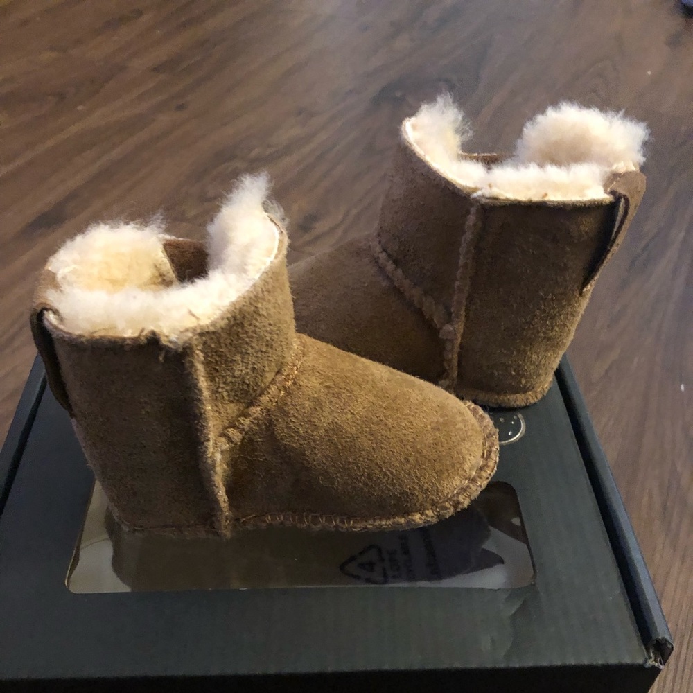 Baby booties (new)